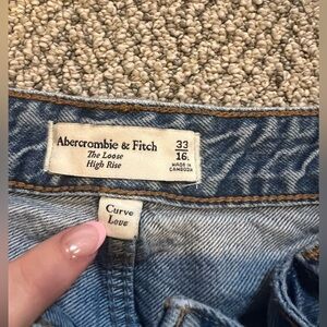 Abercrombie & Fitch High Rise Loose Jeans